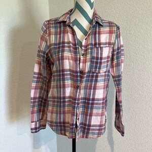 Aeropostale pink and blue plaid, long sleeve, button down cotton shirt, size M
